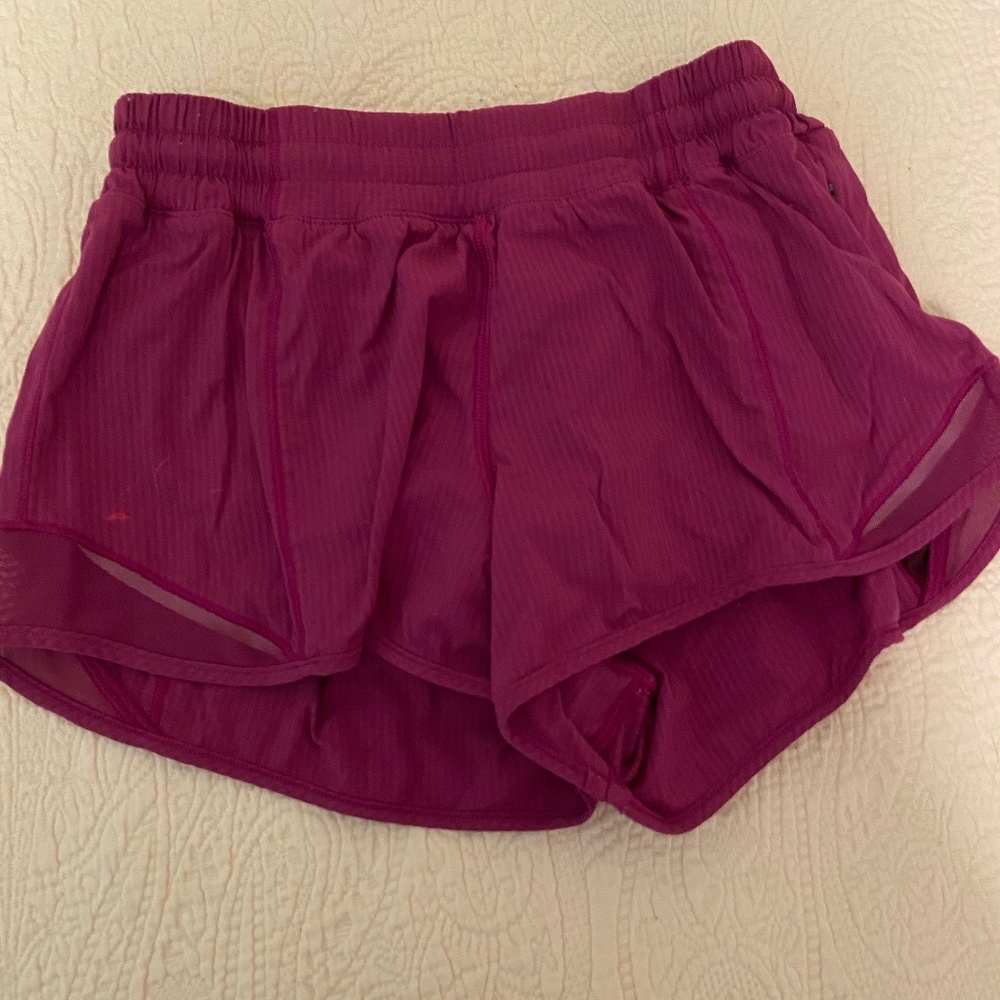 fuchsia Lululemon hotty totty shorts